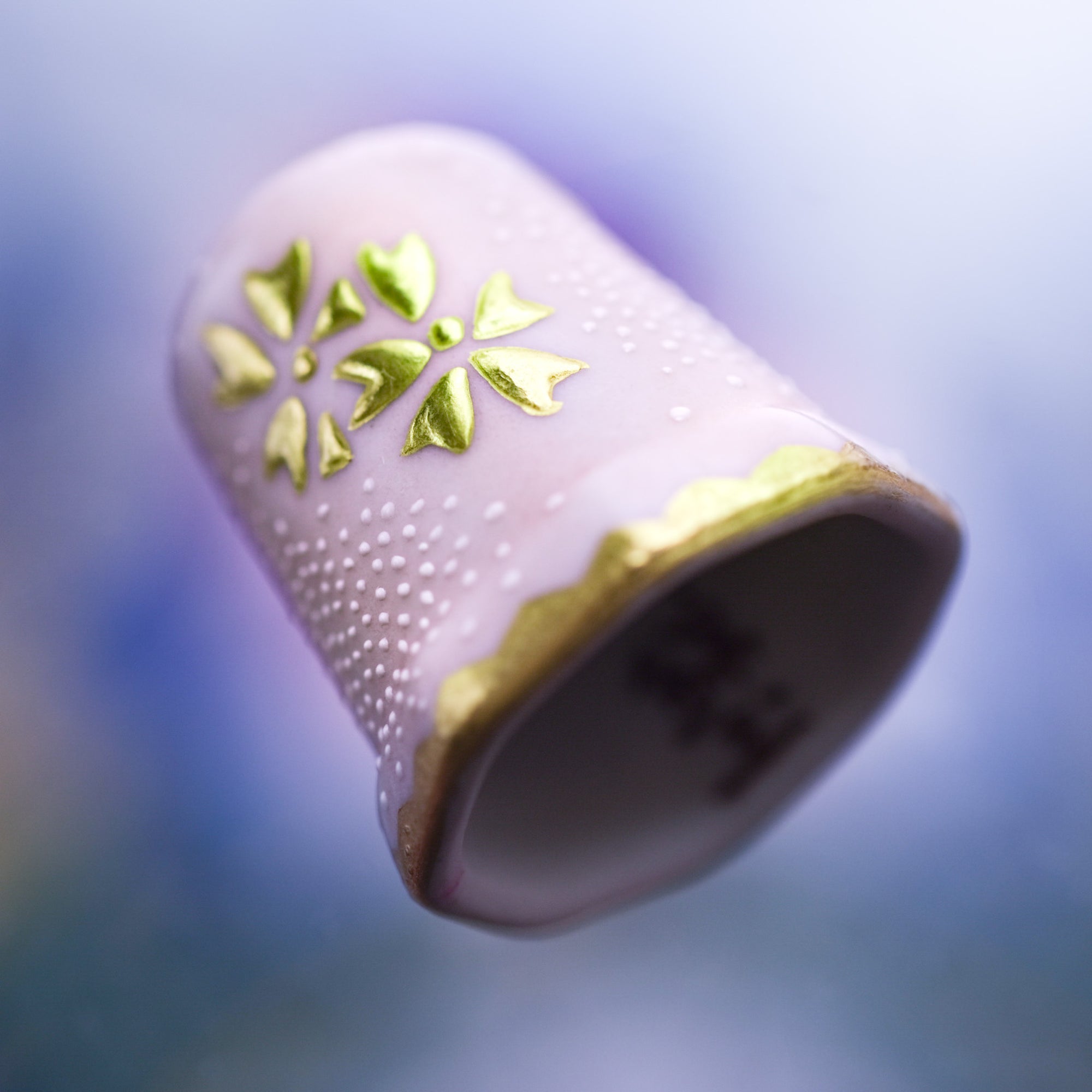 T.06九谷シンブル_針やすめ