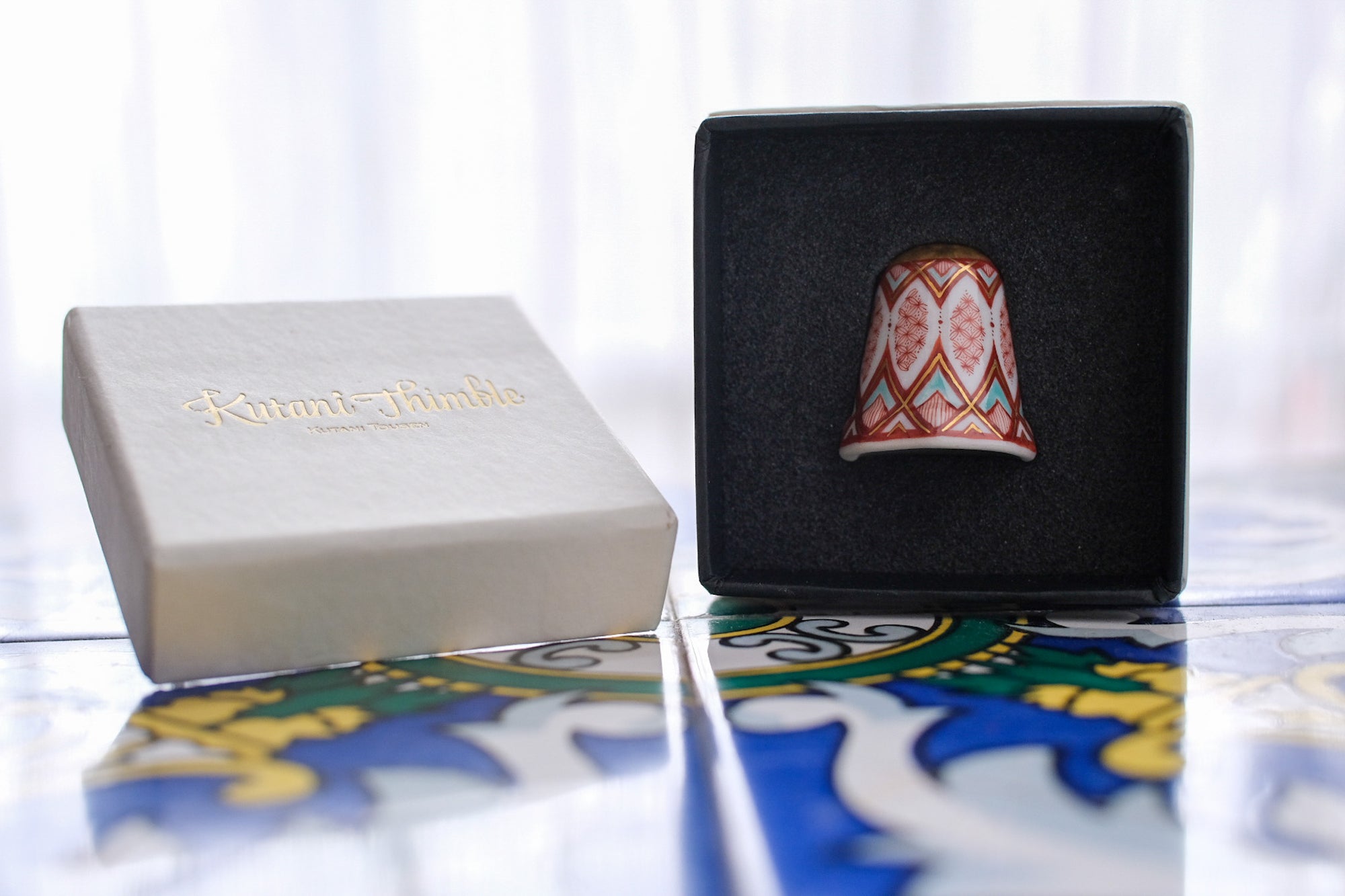 T.07九谷シンブル_針やすめ_赤絵