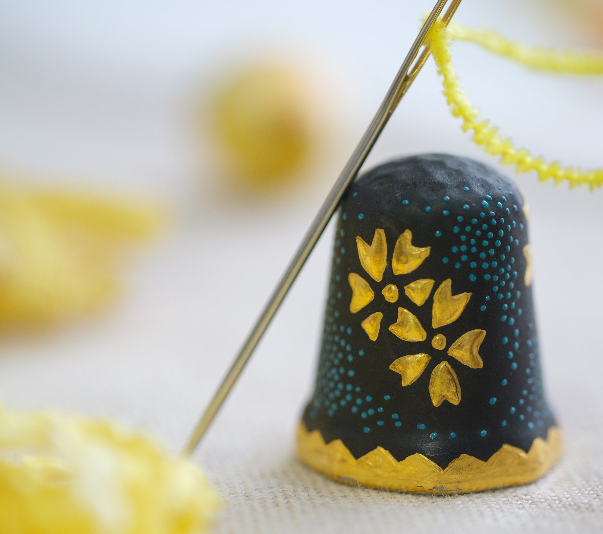 T.06九谷シンブル_針やすめ