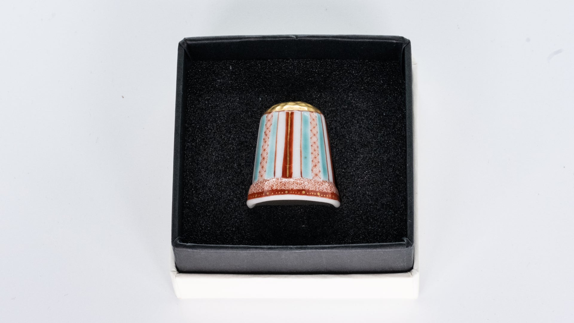Kutani thimble tassel with No.1.2.3 thimble