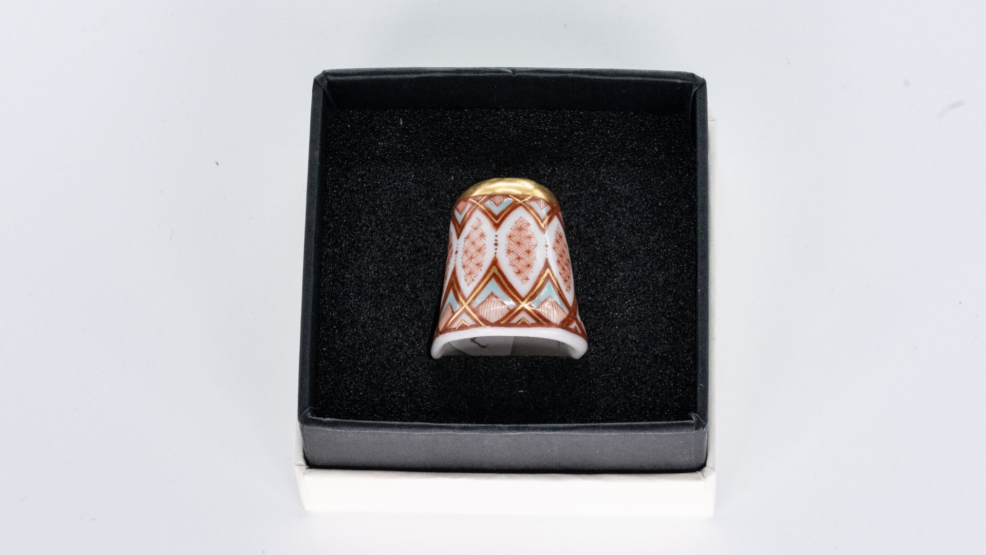 Kutani thimble tassel with No.1.2.3 thimble