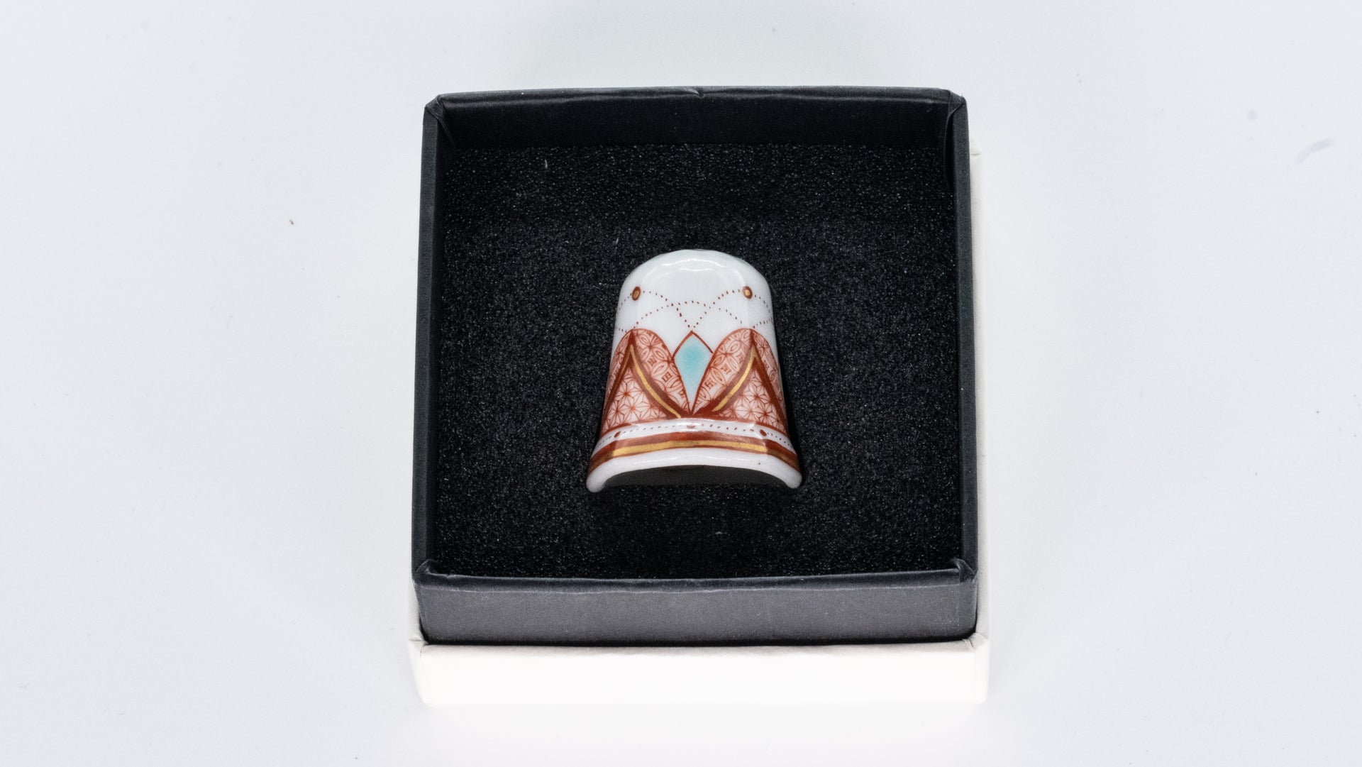 Kutani thimble tassel with No.1.2.3 thimble
