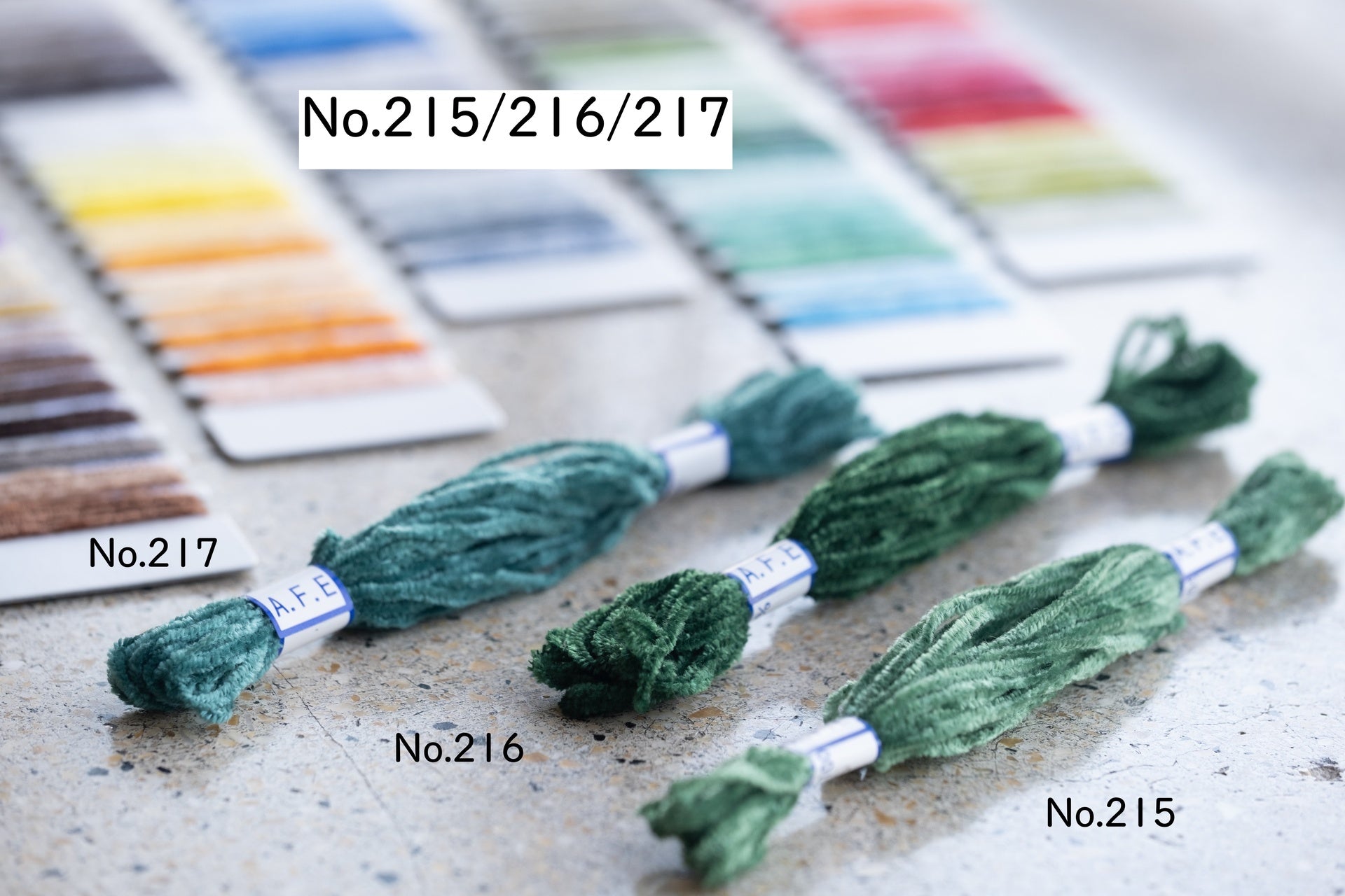 🟢モール刺繍糸＿ No.215/216/217からお選びください