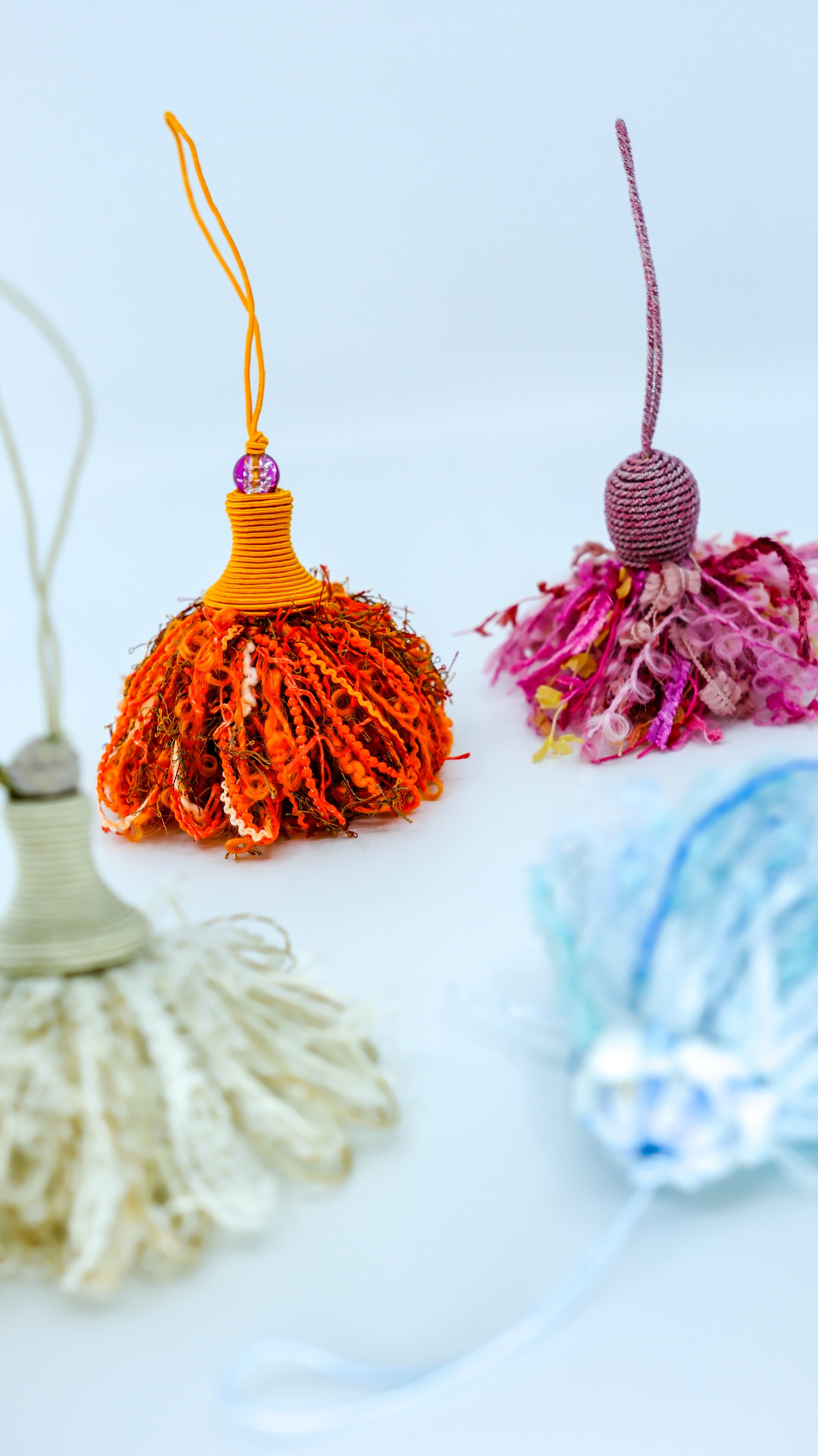 8月3日開催　変わり刺繍糸でつくるタッセルワークショップ