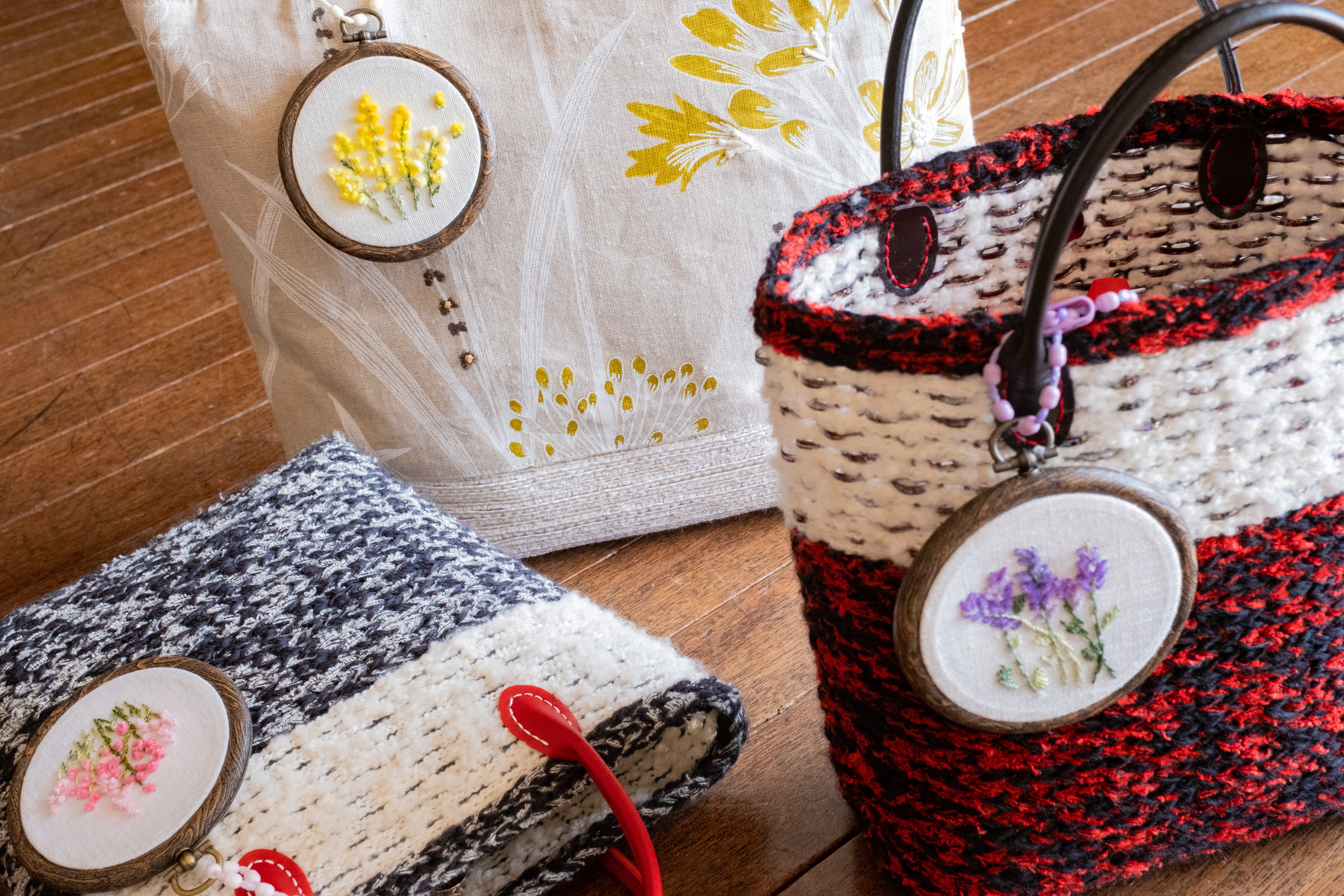 チョゴリピンクの花柄刺繍 日本刺繍【桜の花】の袱紗 ◇薄藤色◇ 刺繍 手刺繍 花刺繍 伝統工芸